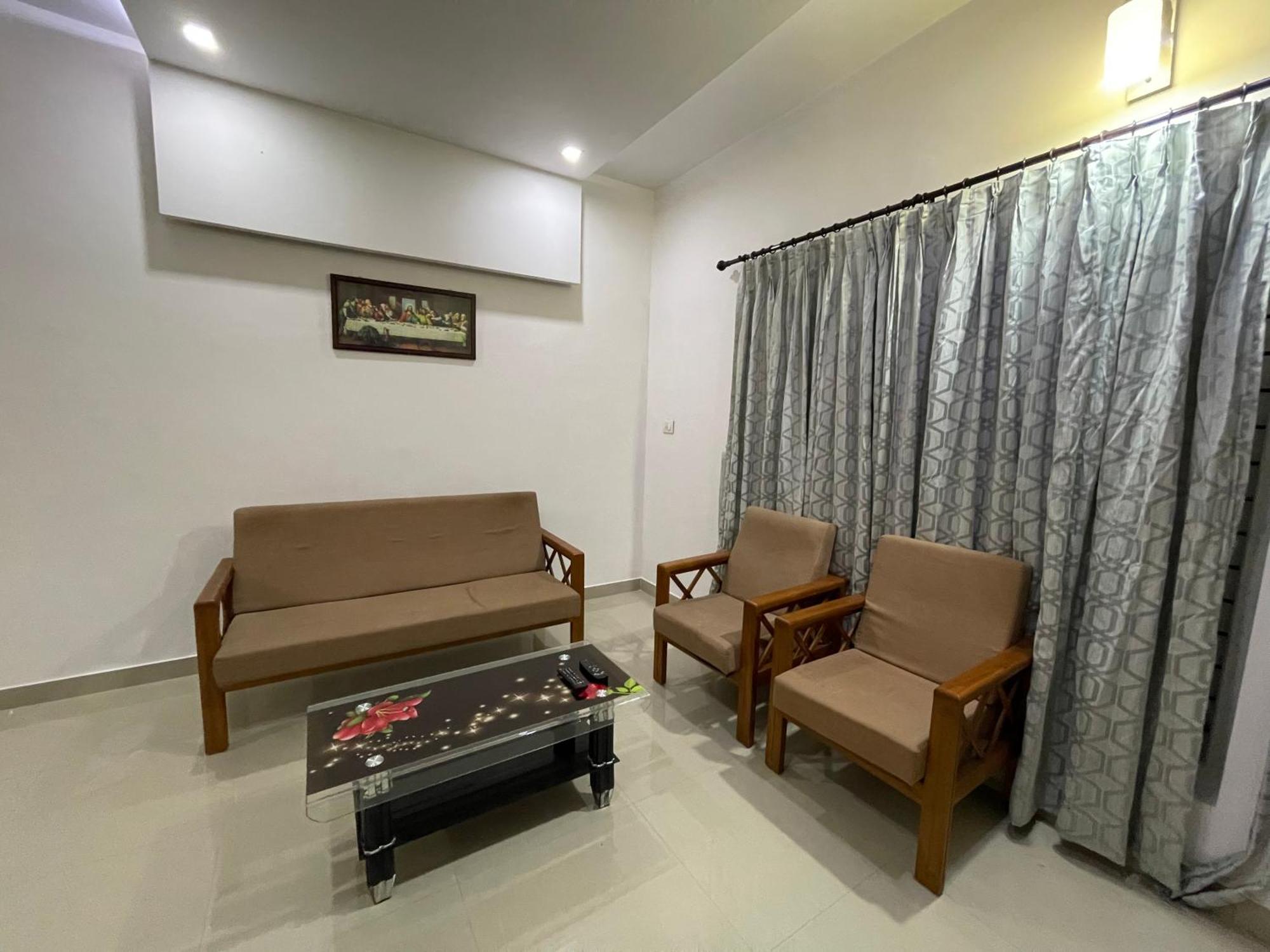 Dream Home Kochi Tripunithura Exterior photo